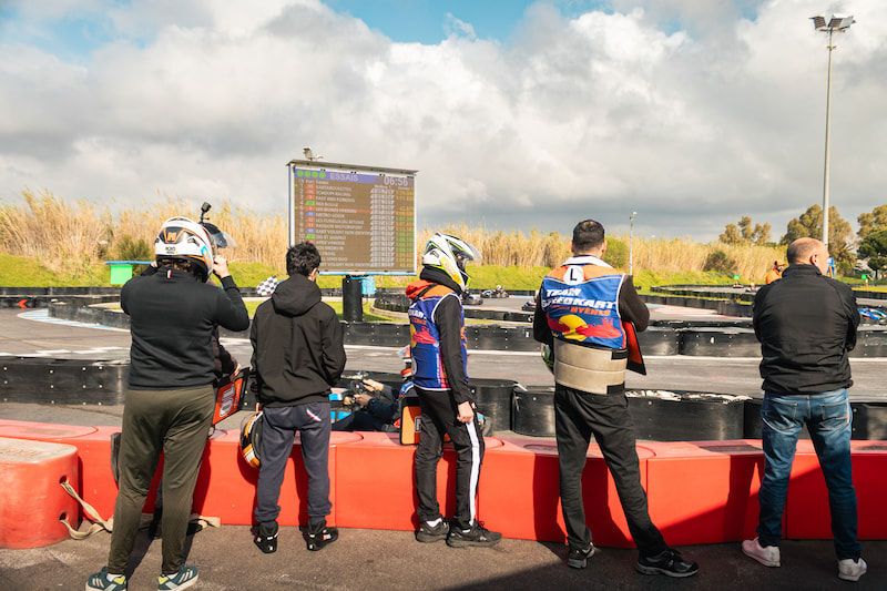 Tous en piste-karting-Hyères-33 Karting, Tous en piste, à Hyères