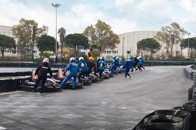 Tous en piste-karting-Hyères-41 Karting, Tous en piste, à Hyères