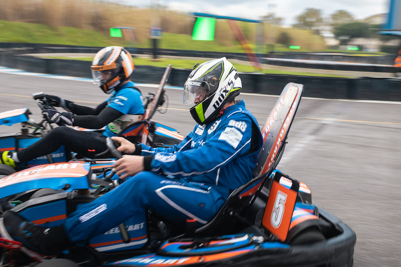 Tous en piste-karting-Hyères-44 Karting, Tous en piste, à Hyères
